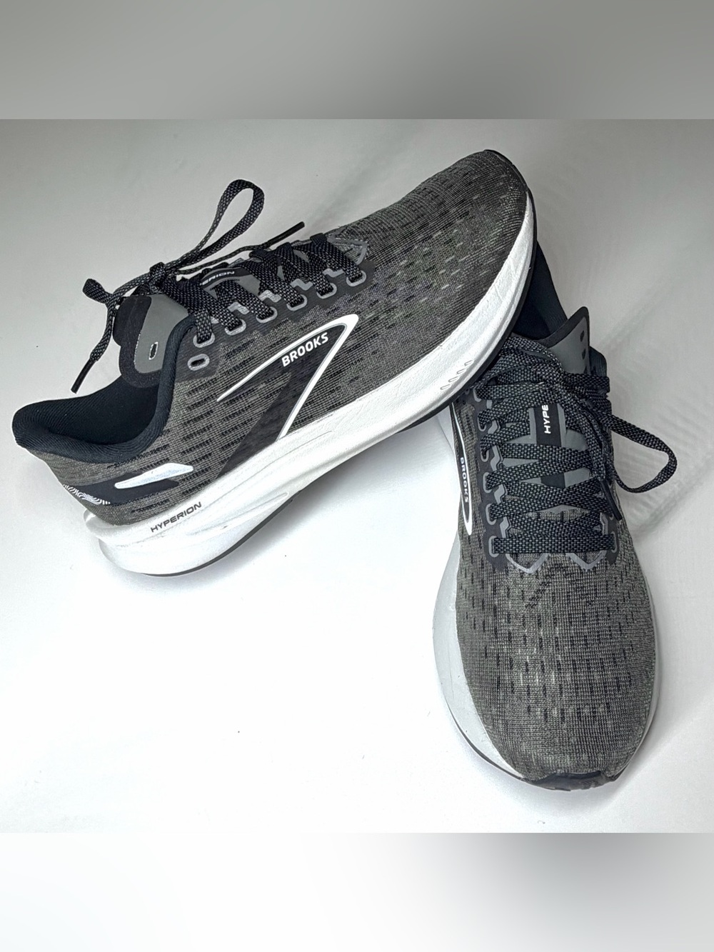 Brooks Women’s Hyperion Athletic Running Shoes Size- 7 Medium - Picture 3 of 8